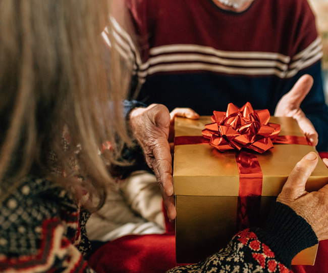Gift Giving Tips for Seniors in Memory Care